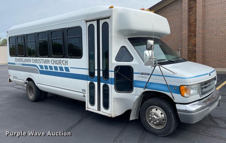 image for item NY9622 1997 Ford E450 Super Duty  shuttle bus