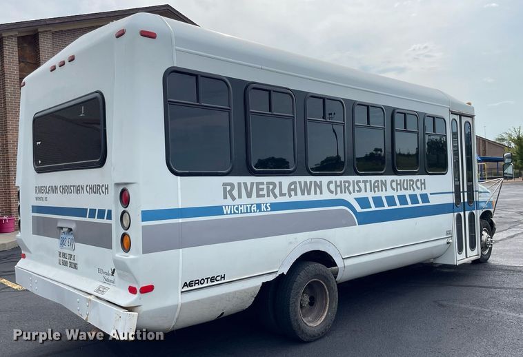 image for item NY9622 1997 Ford E450 Super Duty  shuttle bus