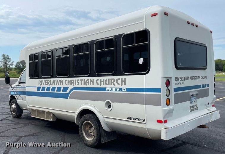 image for item NY9622 1997 Ford E450 Super Duty  shuttle bus