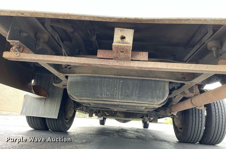 image for item NY9622 1997 Ford E450 Super Duty  shuttle bus