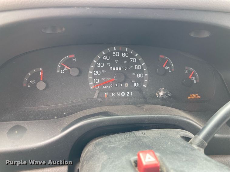 image for item NY9622 1997 Ford E450 Super Duty  shuttle bus