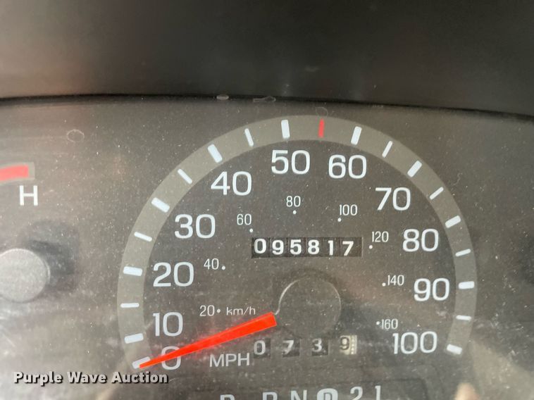 image for item NY9622 1997 Ford E450 Super Duty  shuttle bus