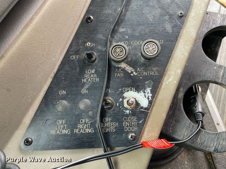 image for item NY9622 1997 Ford E450 Super Duty  shuttle bus