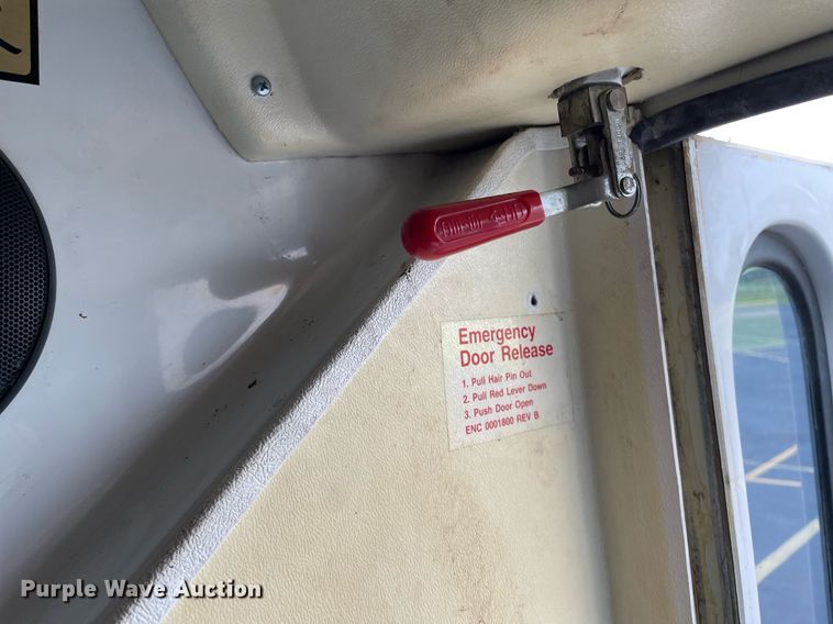 image for item NY9622 1997 Ford E450 Super Duty  shuttle bus