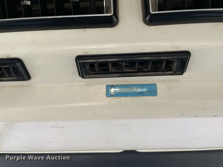 image for item NY9622 1997 Ford E450 Super Duty  shuttle bus