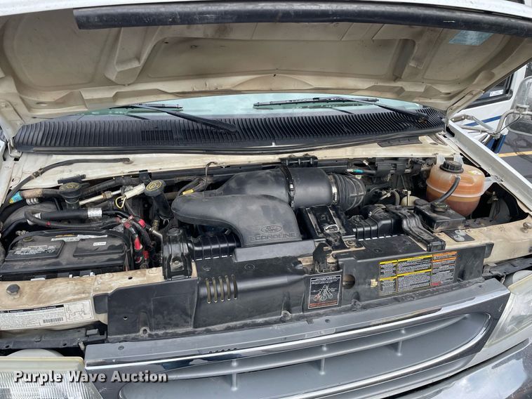 image for item NY9622 1997 Ford E450 Super Duty  shuttle bus