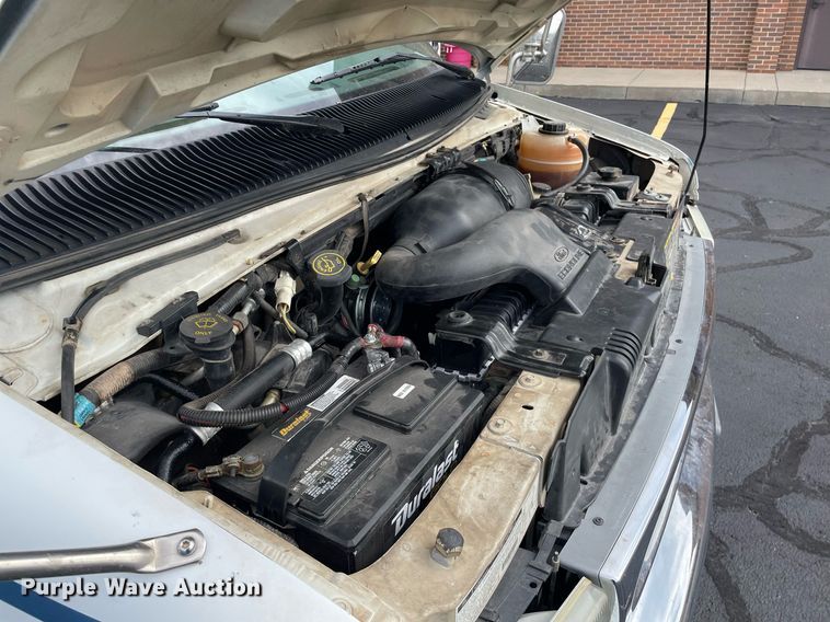 image for item NY9622 1997 Ford E450 Super Duty  shuttle bus