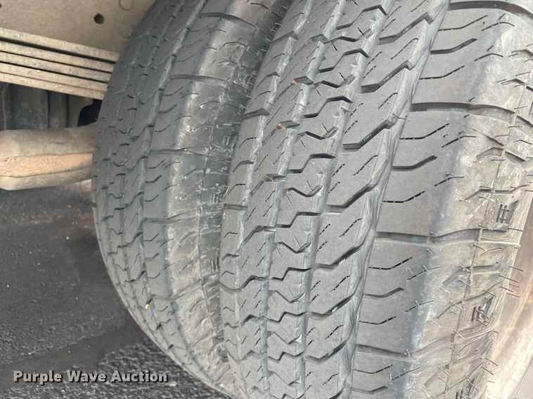 image for item NY9622 1997 Ford E450 Super Duty  shuttle bus