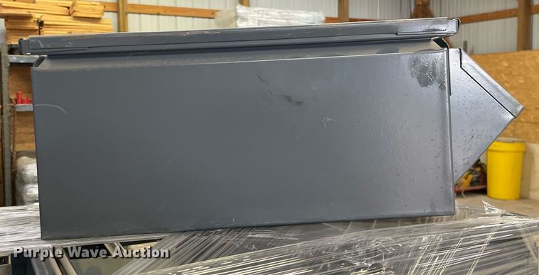 image for item NY9629 Approximately 60 parts bins