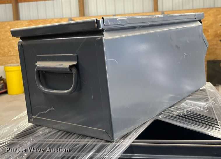 image for item NY9629 Approximately 60 parts bins