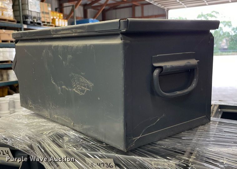 image for item NY9629 Approximately 60 parts bins