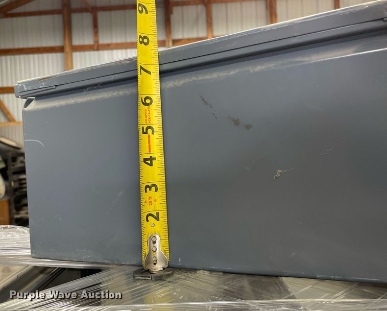 image for item NY9629 Approximately 60 parts bins