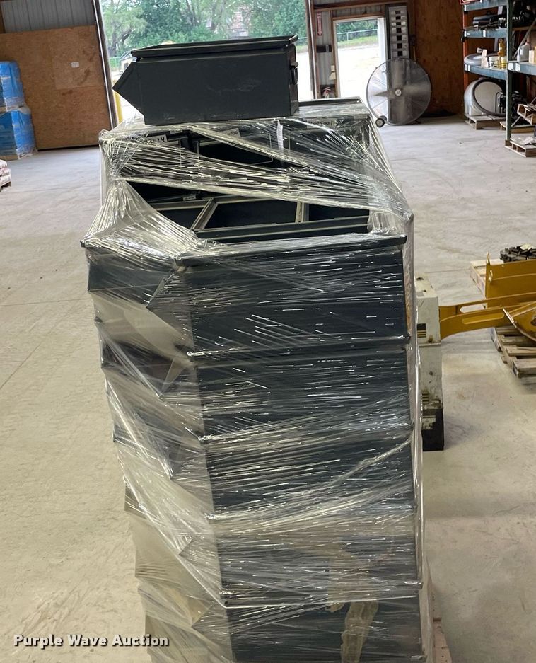 image for item NY9629 Approximately 60 parts bins