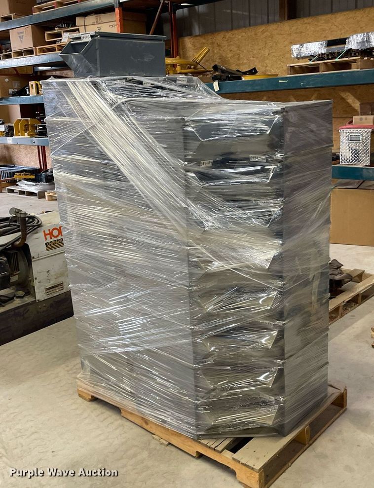 image for item NY9629 Approximately 60 parts bins