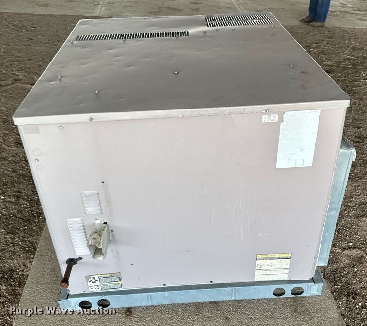 image for item OC9359 (2) HVAC units