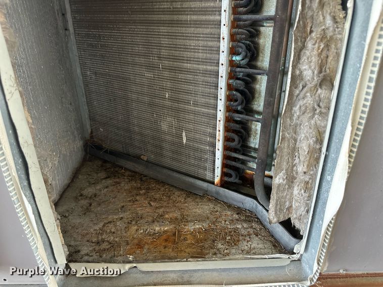 image for item OC9359 (2) HVAC units