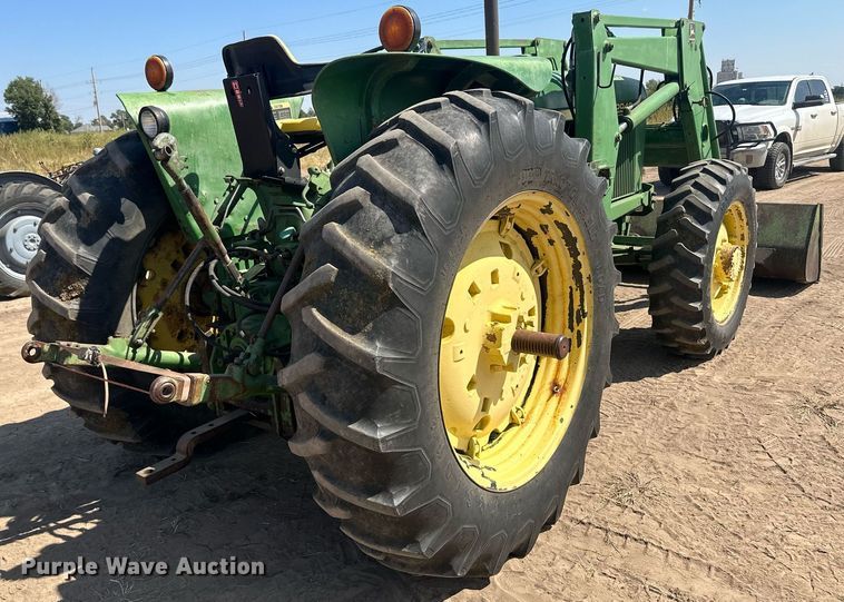 image for item OC9414 John Deere 2940 MFWD tractor