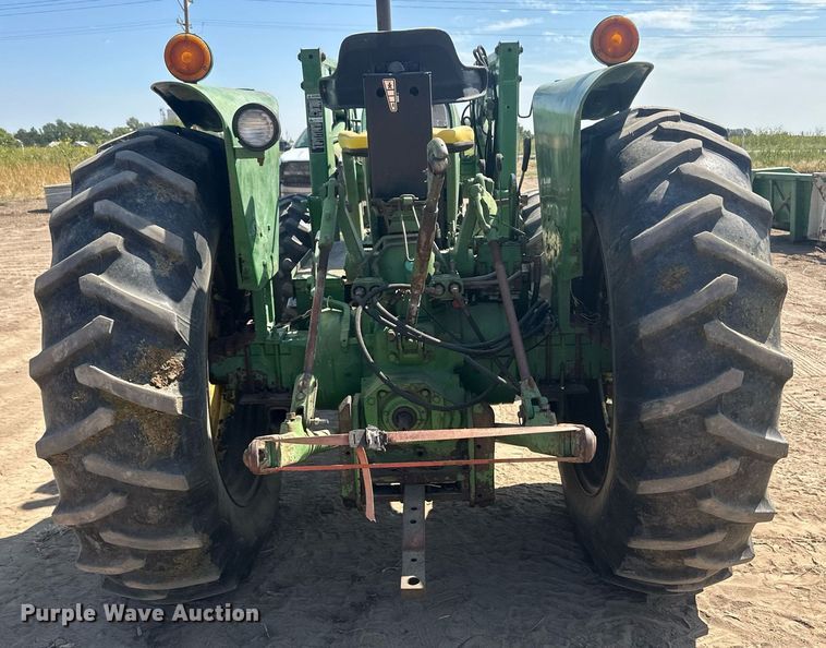 image for item OC9414 John Deere 2940 MFWD tractor