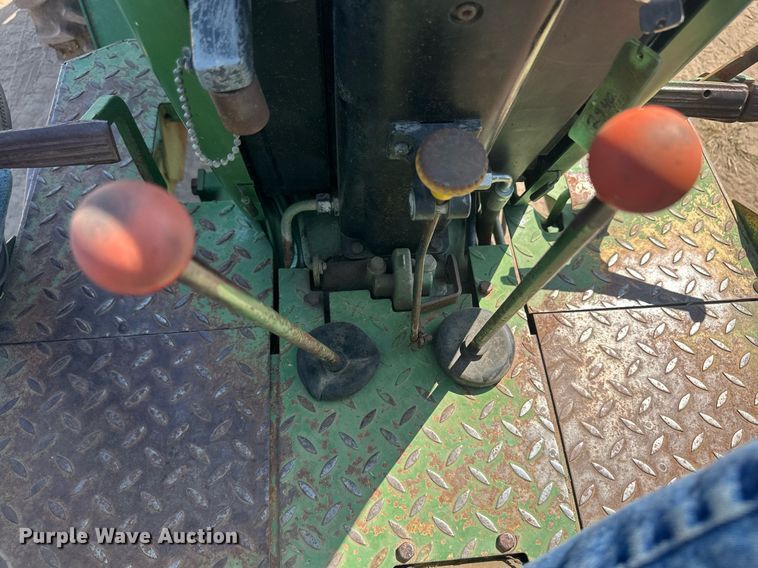 image for item OC9414 John Deere 2940 MFWD tractor