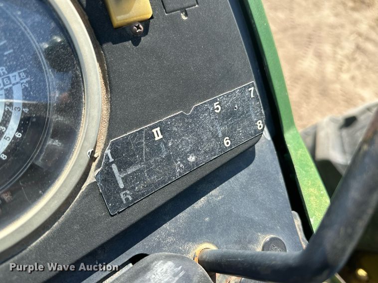 image for item OC9414 John Deere 2940 MFWD tractor