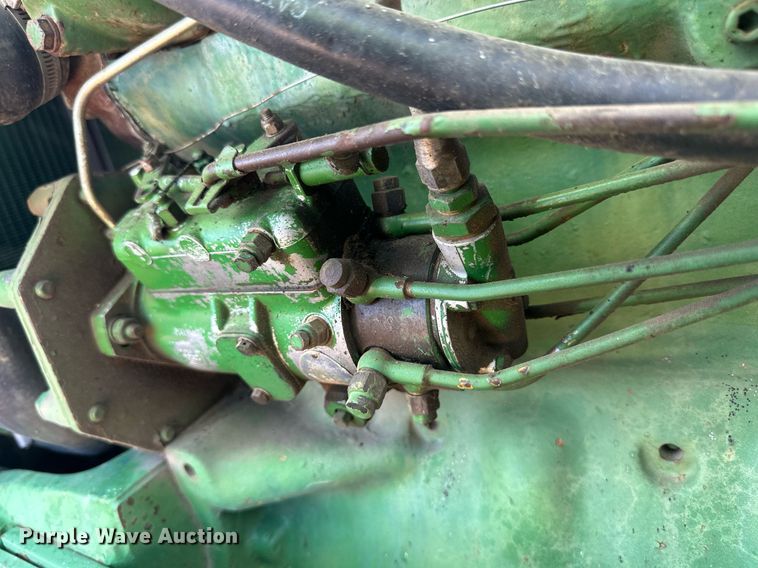 image for item OC9414 John Deere 2940 MFWD tractor