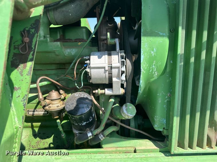 image for item OC9414 John Deere 2940 MFWD tractor