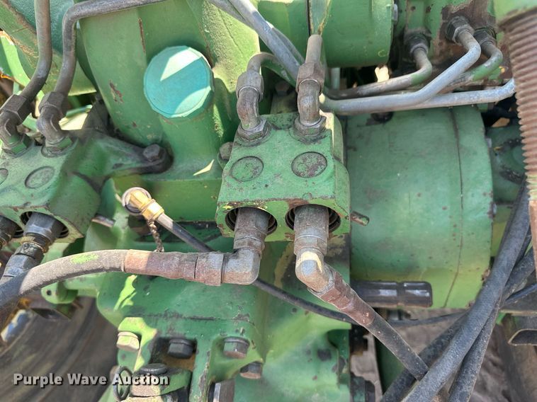 image for item OC9414 John Deere 2940 MFWD tractor