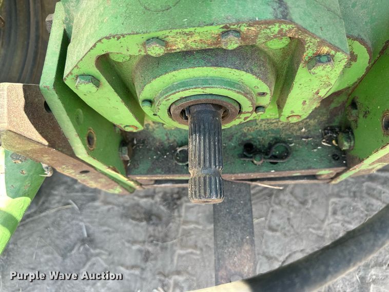 image for item OC9414 John Deere 2940 MFWD tractor