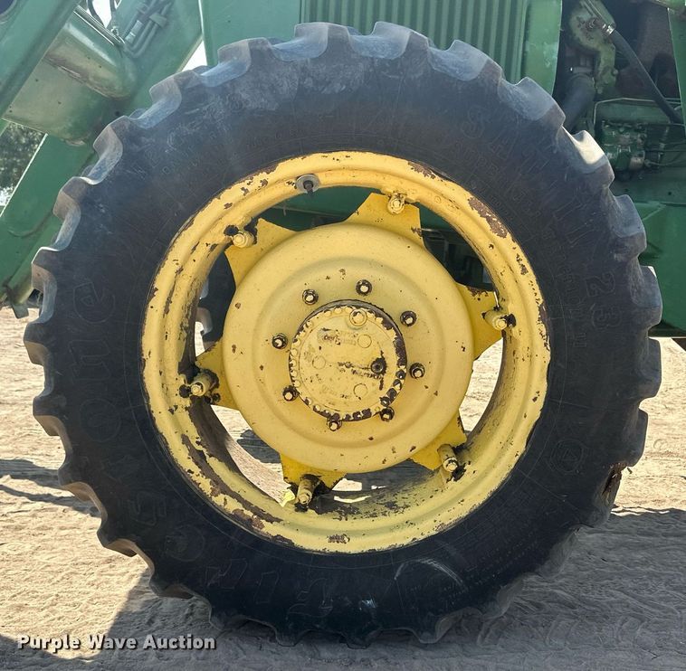 image for item OC9414 John Deere 2940 MFWD tractor