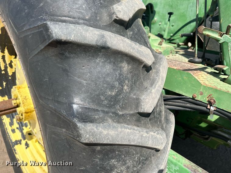 image for item OC9414 John Deere 2940 MFWD tractor