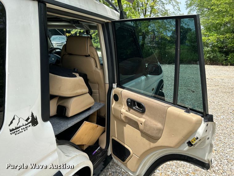 image for item OK9782 2003 Land Rover Discovery  SUV