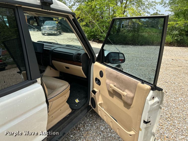 image for item OK9782 2003 Land Rover Discovery  SUV