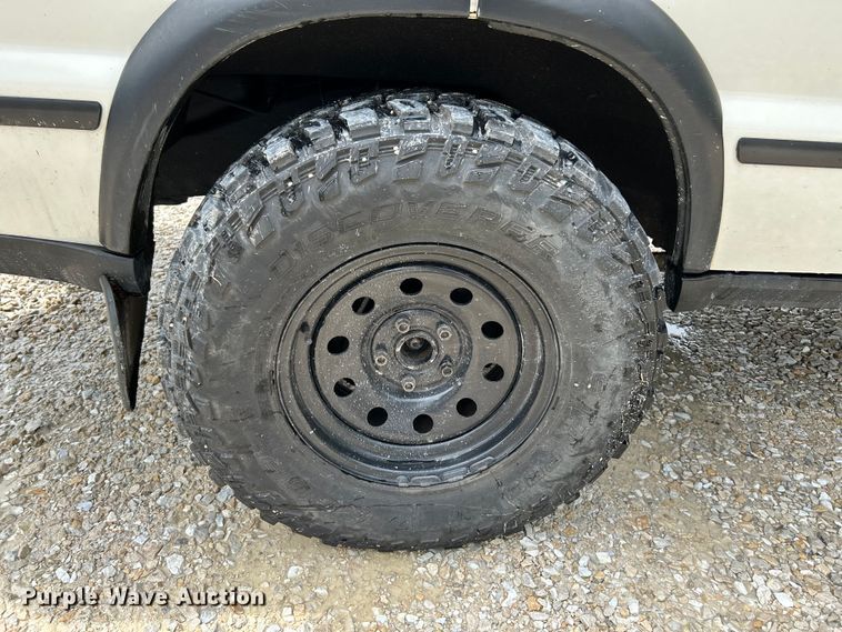 image for item OK9782 2003 Land Rover Discovery  SUV