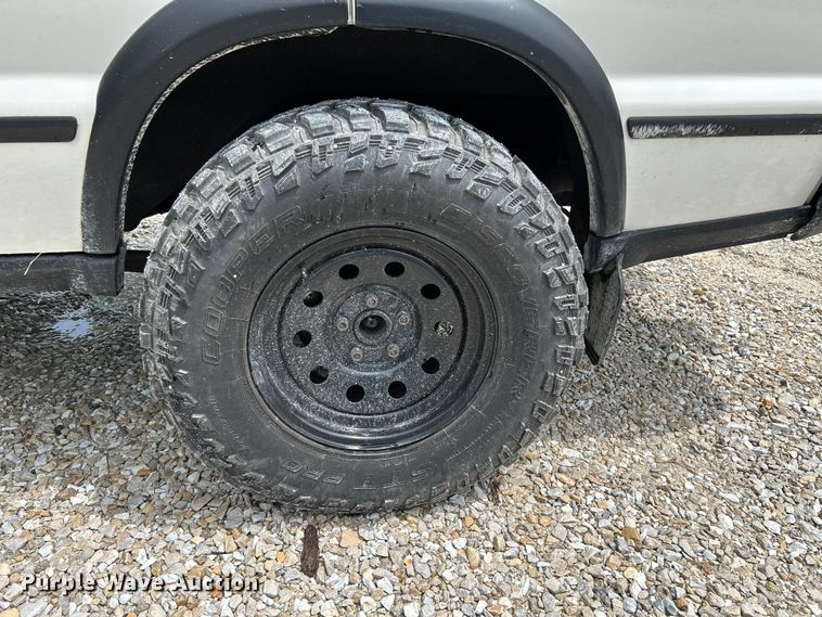 image for item OK9782 2003 Land Rover Discovery  SUV