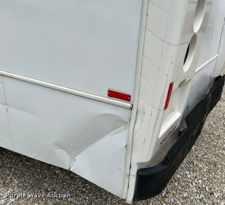 image for item OK9783 2009 Chevrolet Express 4500  shuttle bus