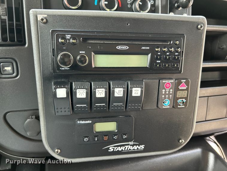 image for item OK9783 2009 Chevrolet Express 4500  shuttle bus