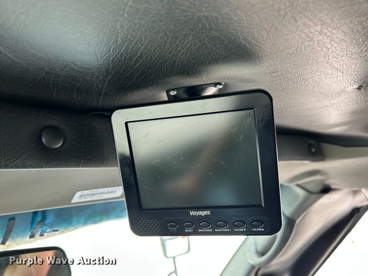 image for item OK9783 2009 Chevrolet Express 4500  shuttle bus