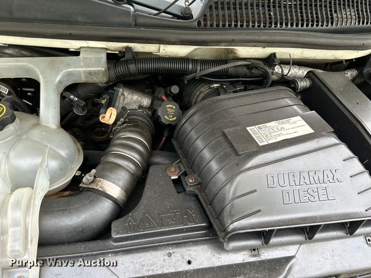 image for item OK9783 2009 Chevrolet Express 4500  shuttle bus