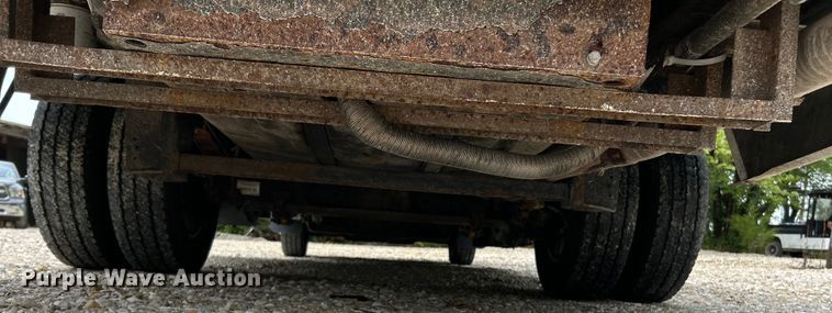 image for item OK9783 2009 Chevrolet Express 4500  shuttle bus