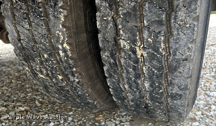 image for item OK9783 2009 Chevrolet Express 4500  shuttle bus