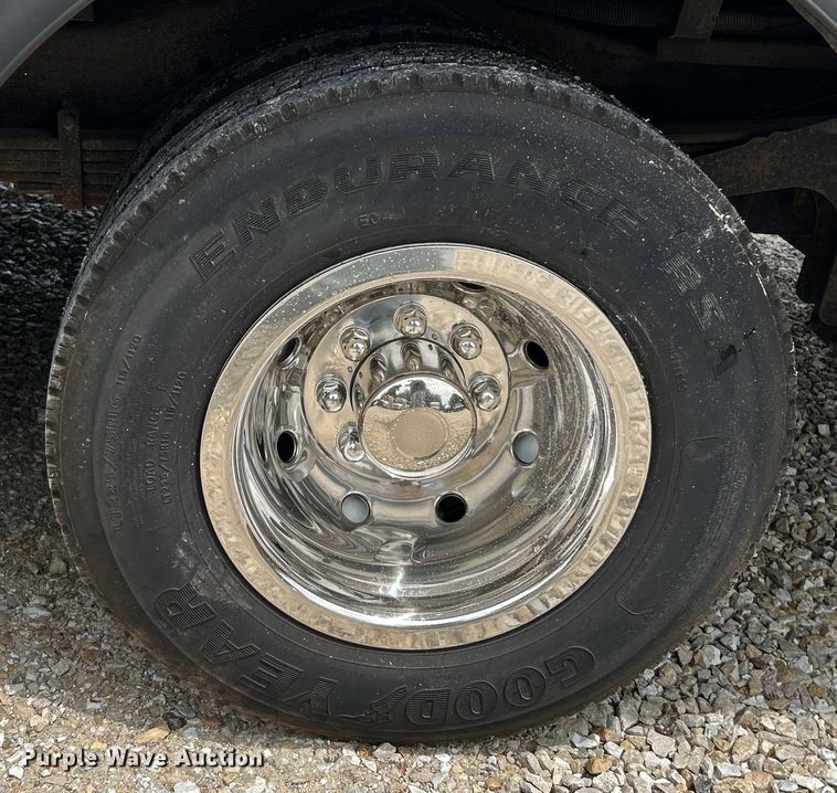 image for item OK9783 2009 Chevrolet Express 4500  shuttle bus