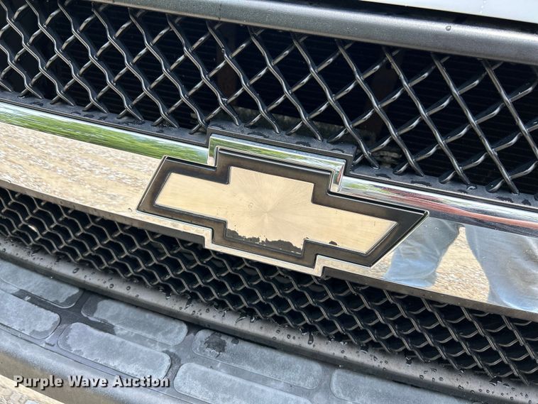 image for item OK9783 2009 Chevrolet Express 4500  shuttle bus