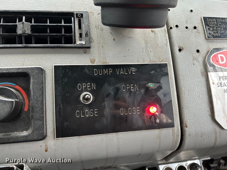 image for item OK9788 1993 Freightliner FL80  fire truck