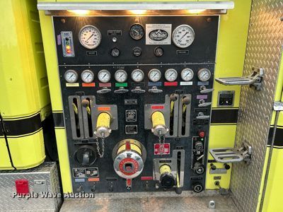 image for item OK9788 1993 Freightliner FL80  fire truck