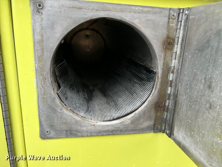 image for item OK9788 1993 Freightliner FL80  fire truck