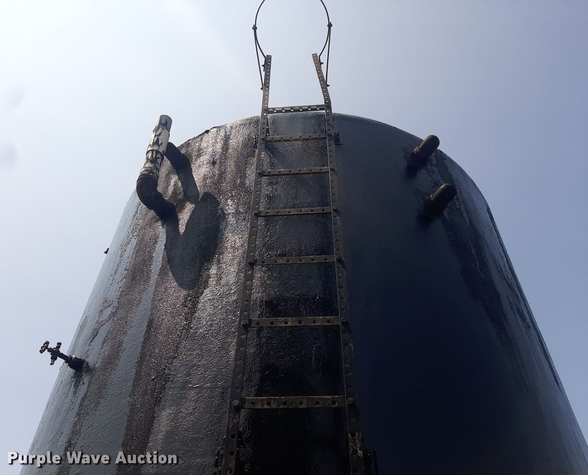 Fiberglass gun barrel tank in Winfield, KS Item DO3069 sold Purple Wave