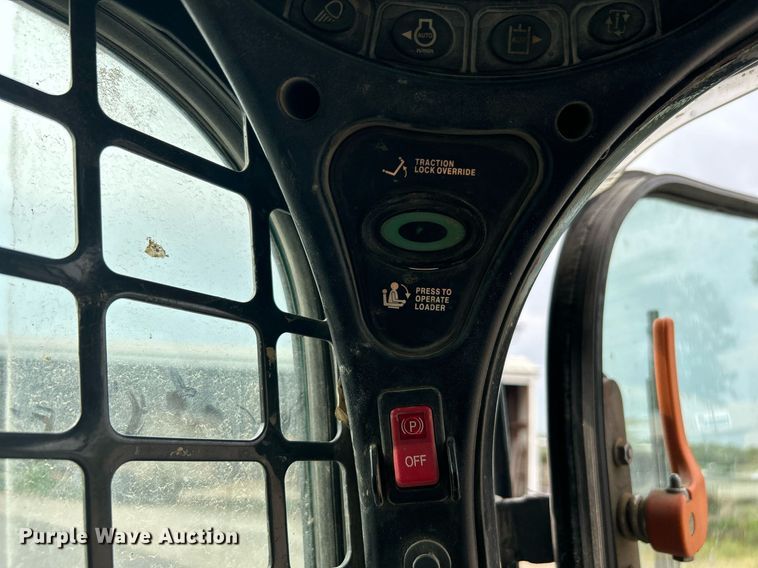 image for item DI7962 2013 Bobcat S650  skid steer loader