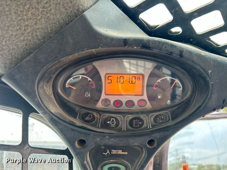 image for item DI7962 2013 Bobcat S650  skid steer loader