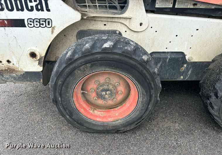 image for item DI7962 2013 Bobcat S650  skid steer loader