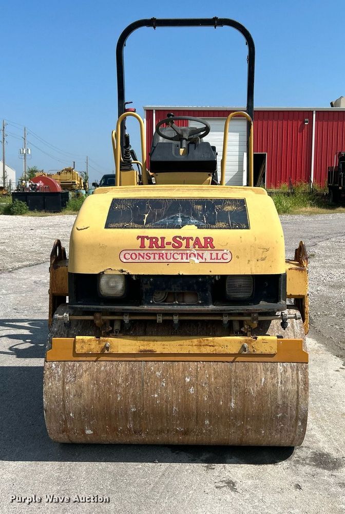 image for item DI7969 2002 Caterpillar CB-224D  double drum vibratory roller